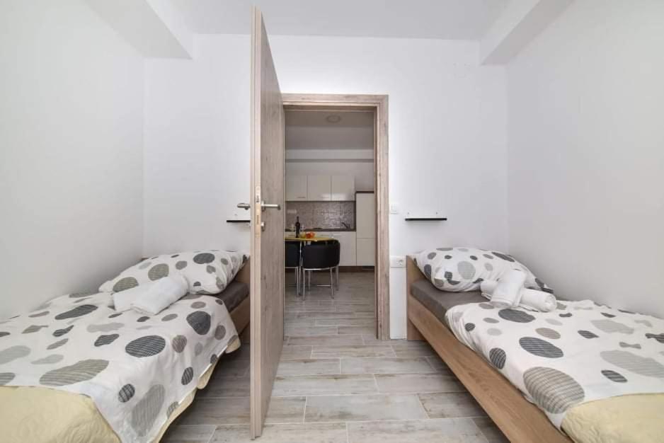 Kuca Za Odmor Megi Apartment Posedarje Exterior photo